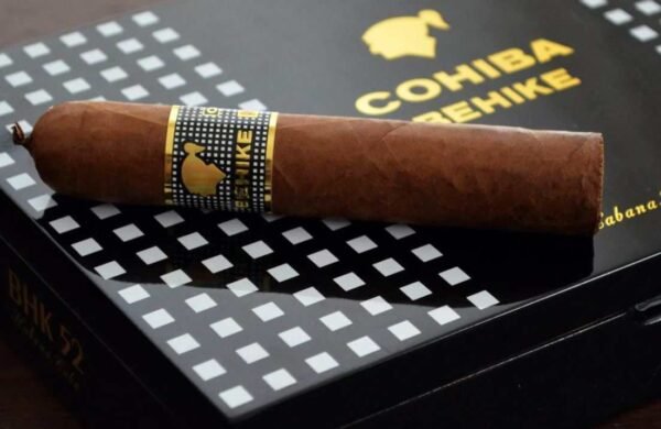 COHIBA BEHIKE 52 - Gambar 3