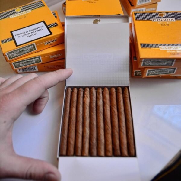 COHIBA CLUB
