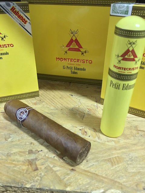 MONTECRISTO PETIT EDMUNDO TUBOS