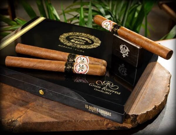 HOYO DE MONTERREY DOUBLE CORONAS GRAN RESERVA COSECHA 2013