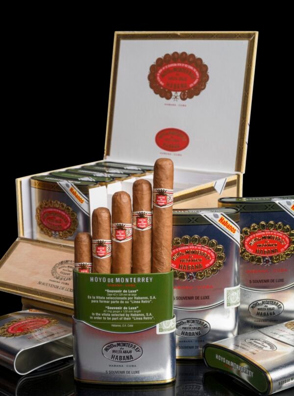 HOYO DE MONTERREY SOUVENIR DE LUXE