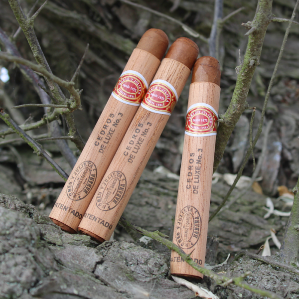 ROMEO Y JULIETA CEDROS DE LUXE NO. 3