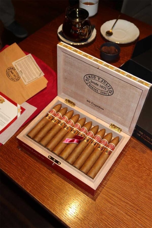 ROMEO Y JULIETA CUPIDOS LCDH
