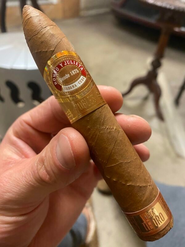 ROMEO Y JULIETA LINEA DE ORO NOBLES