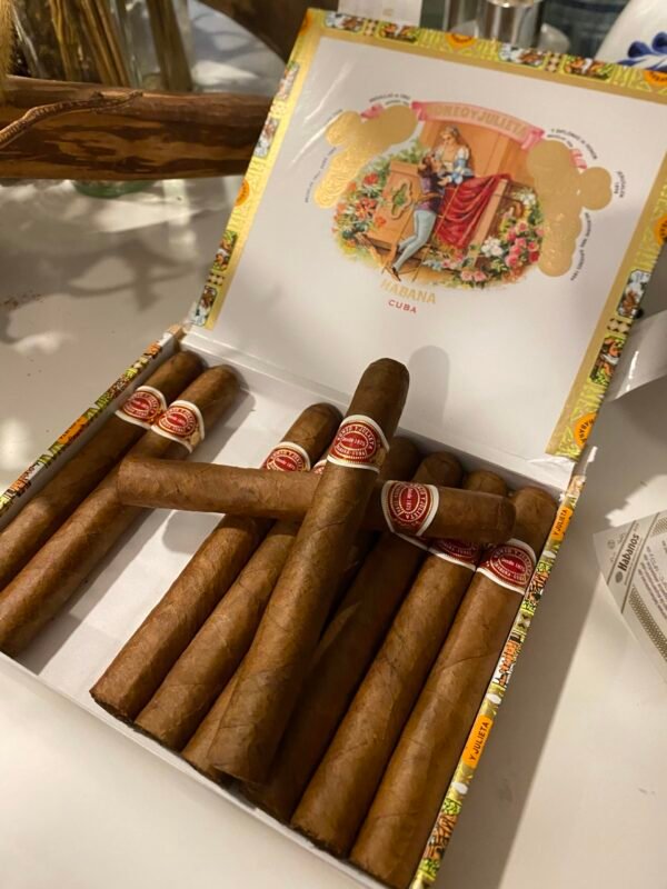ROMEO Y JULIETA MILLE FLEURS