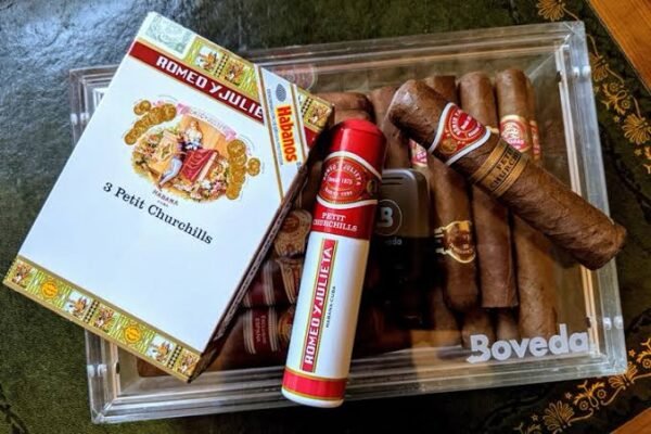 img_2147 ROMEO Y JULIETA PETIT CHURCHILLS TUBOS