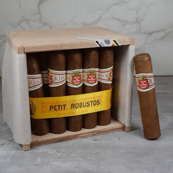HOYO DE MONTERREY PETIT ROBUSTOS